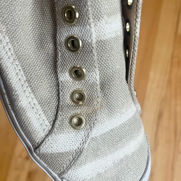 Coach Kennedi Lurex Gold Canvas Beaded Sun Shoes Size 9 - Picture 12 of 12